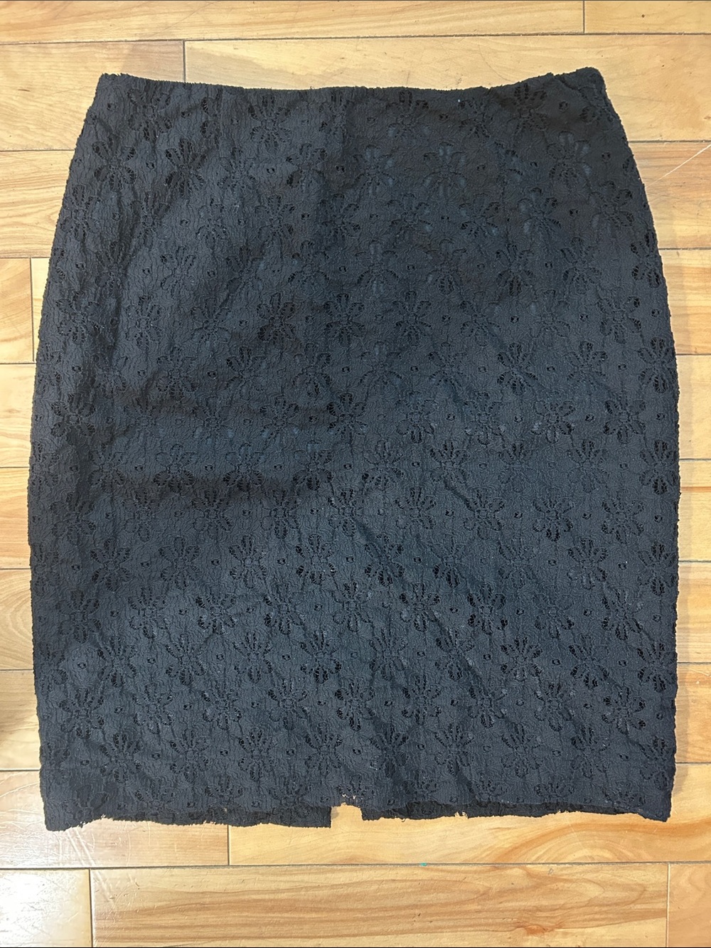 Worth Black Floral Lace Pencil Skirt